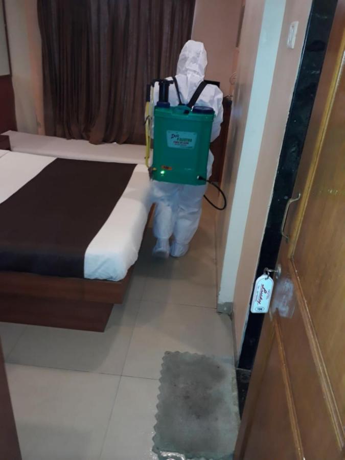 Lucky Hotel Goregaon Mumbai Exterior photo