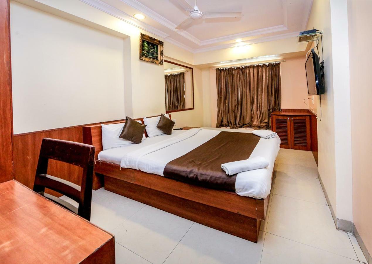 Lucky Hotel Goregaon Mumbai Exterior photo