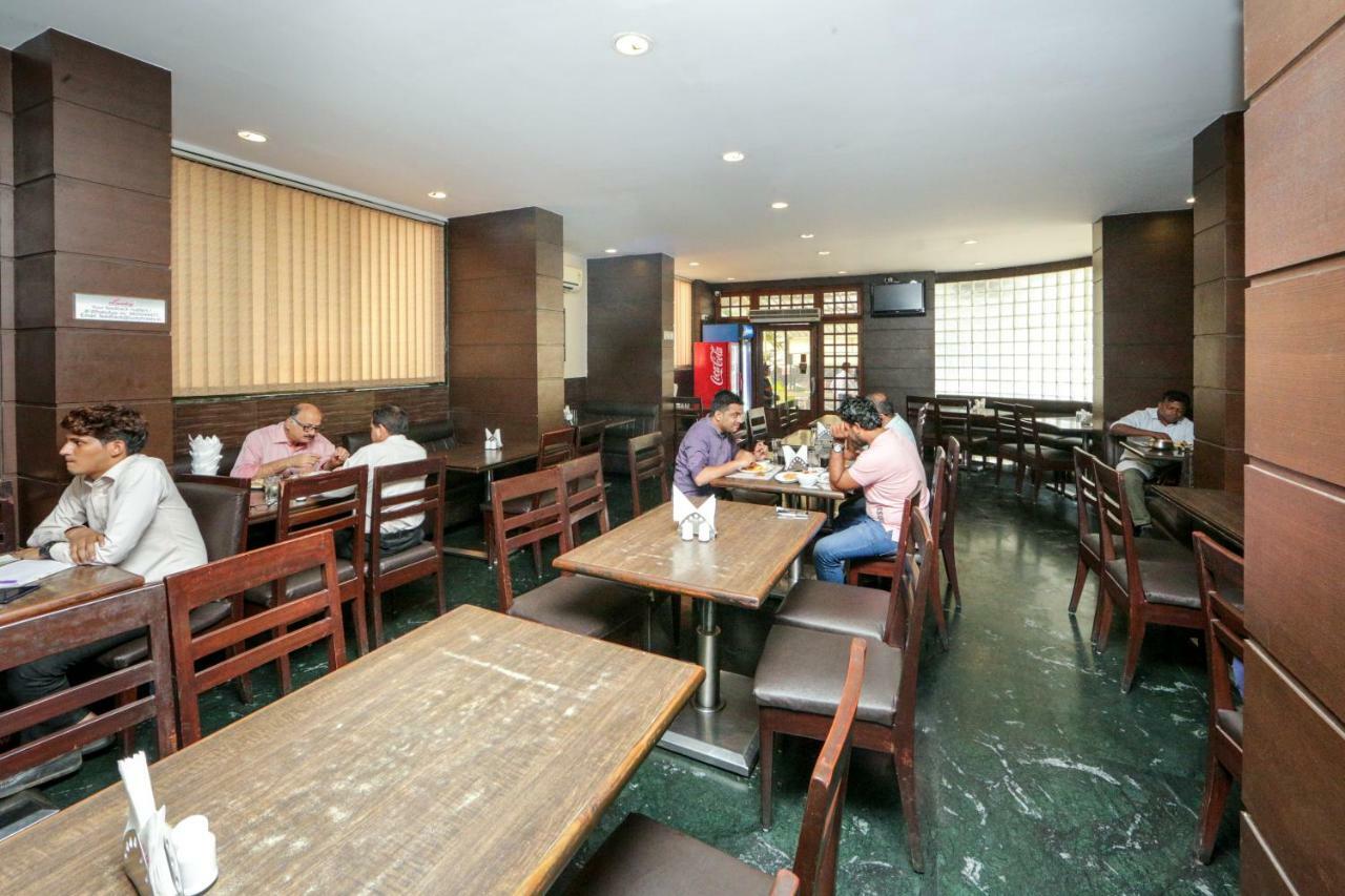 Lucky Hotel Goregaon Mumbai Exterior photo