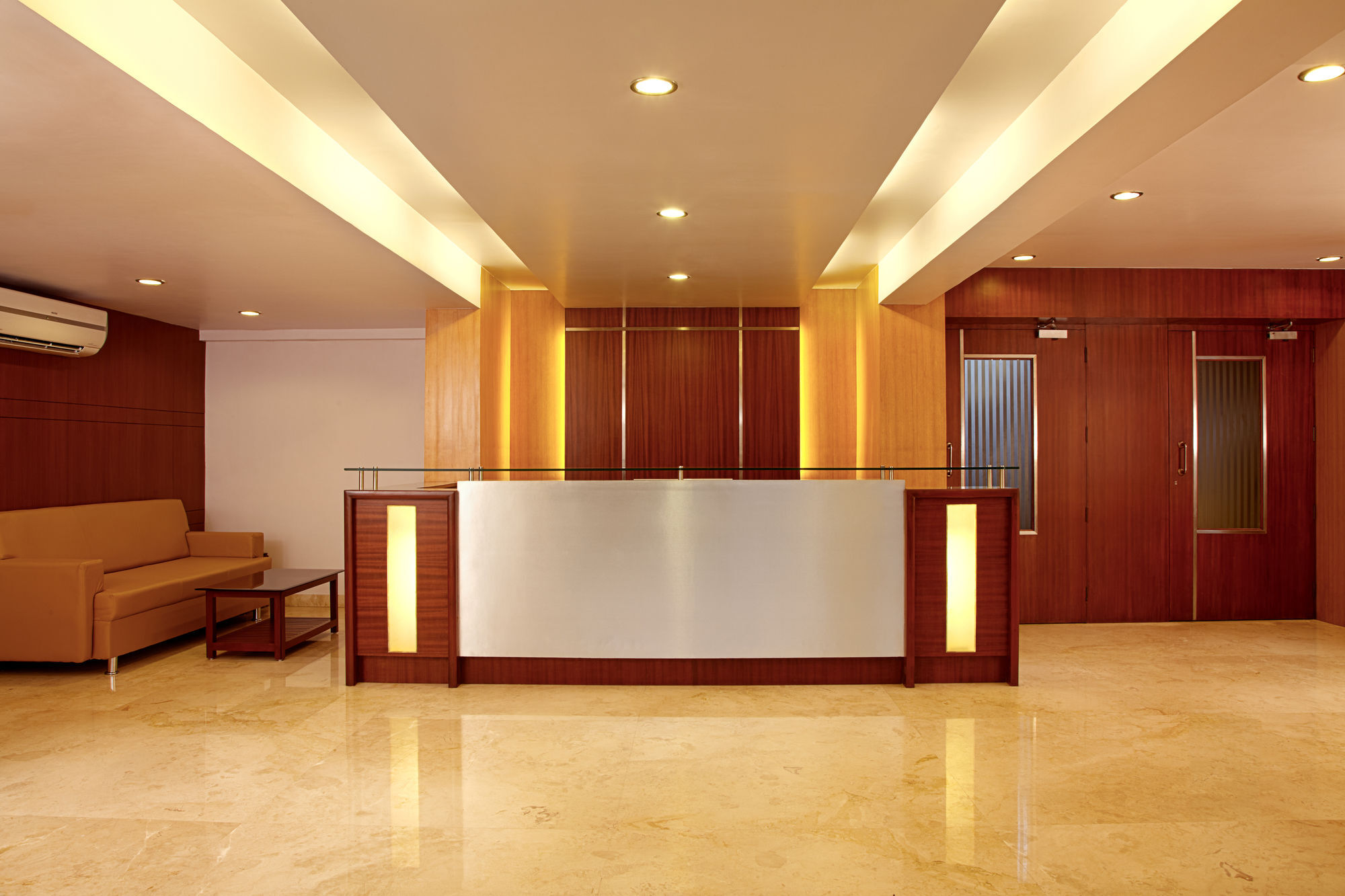 Lucky Hotel Goregaon Mumbai Exterior photo