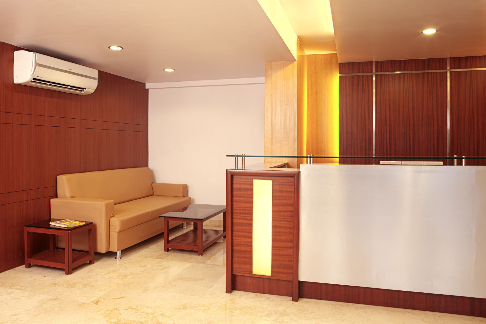 Lucky Hotel Goregaon Mumbai Exterior photo